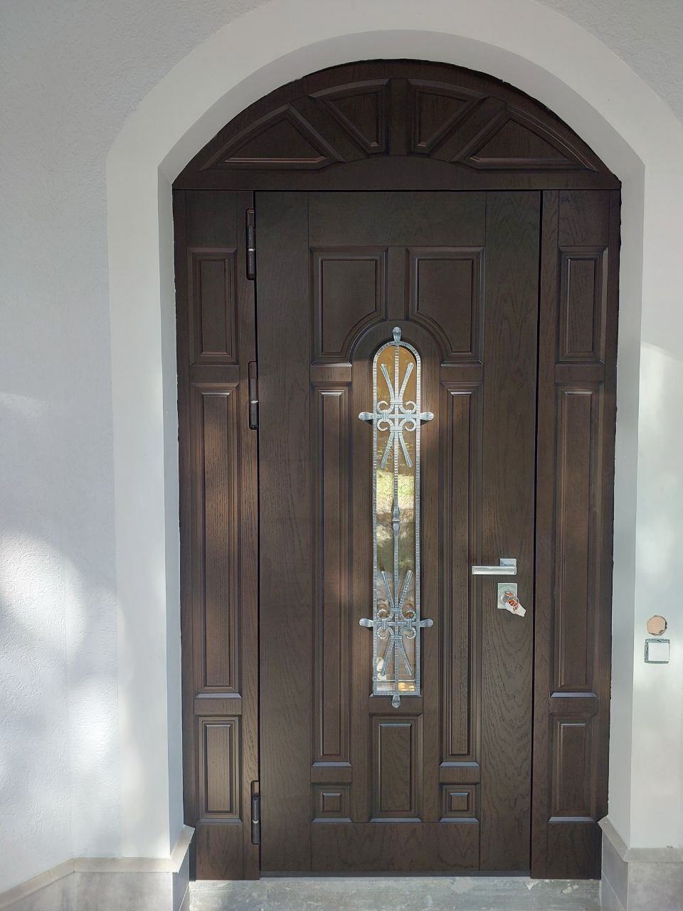 Дверь в коттедж RS872